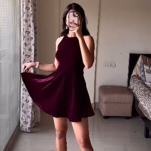 BCBGeneration‎ Bordeaux Maroon Red Velvet Cocktail Dress